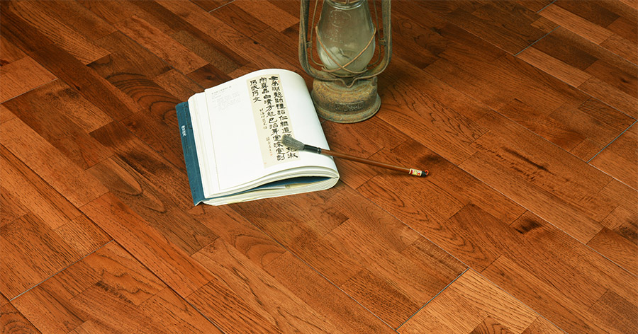 山核桃拼板（bǎn）深色（sè）仿古实木地板